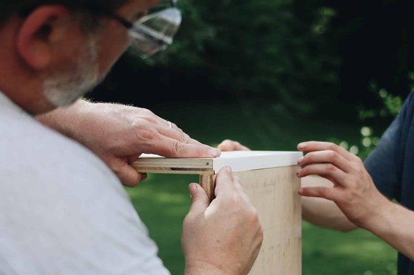 Comment fabriquer un meuble en carton ?